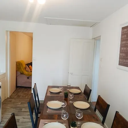 L'escale Pro-pratique, Confortable , équipé- Proches Des Voies Rapides Et Stationnement Gratuit Appartement *